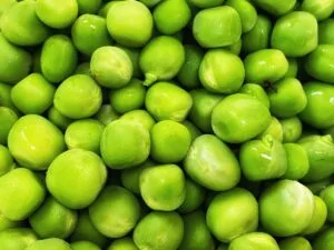 Fresh green peas, the natural source of pea protein powder